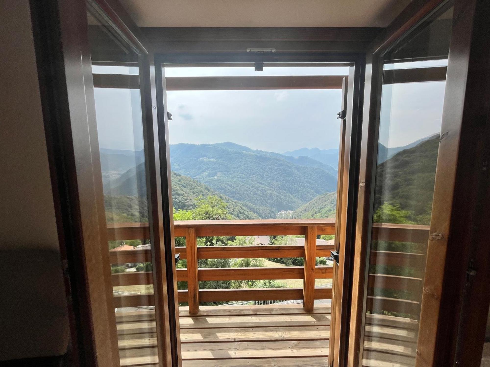 Casa Con Vista Leilighet Costa di Serina Eksteriør bilde